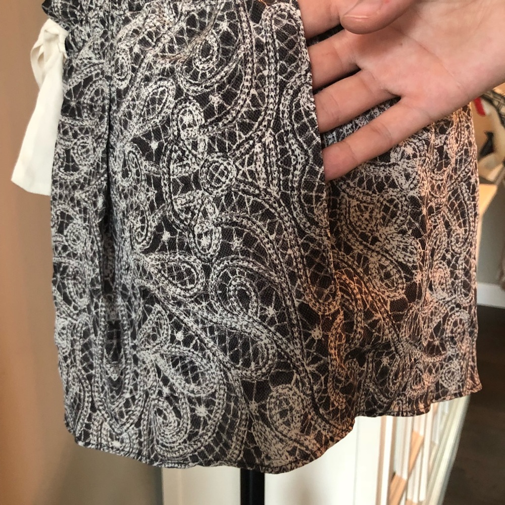 Silk shorts with ribbon tie NEW - Picture 4 of 4
